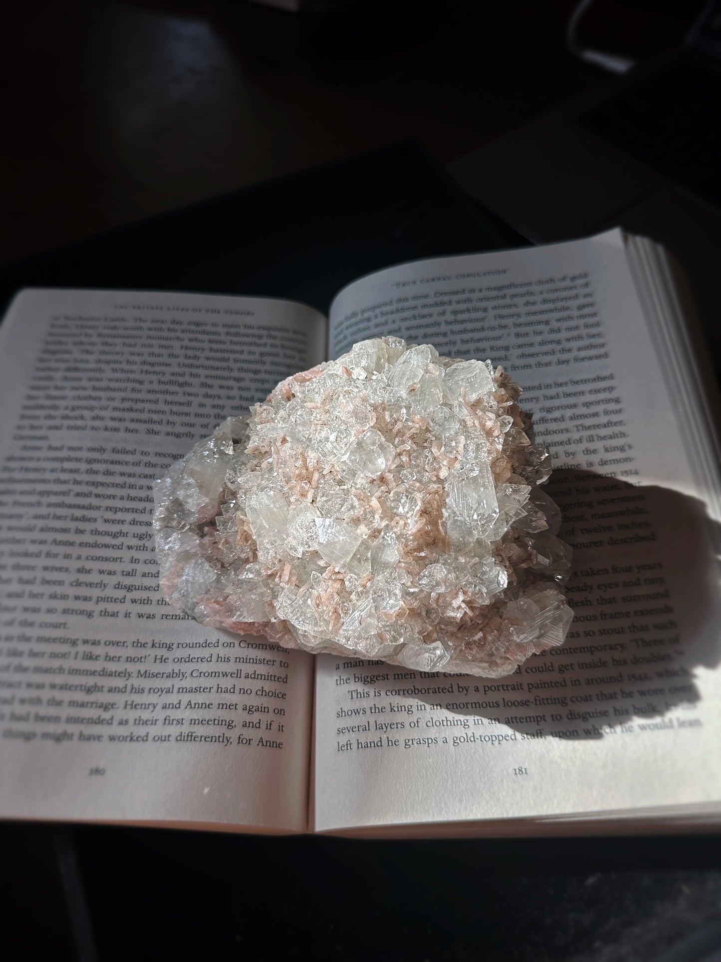 750g. APOPHYLLITE w/ STILBITE