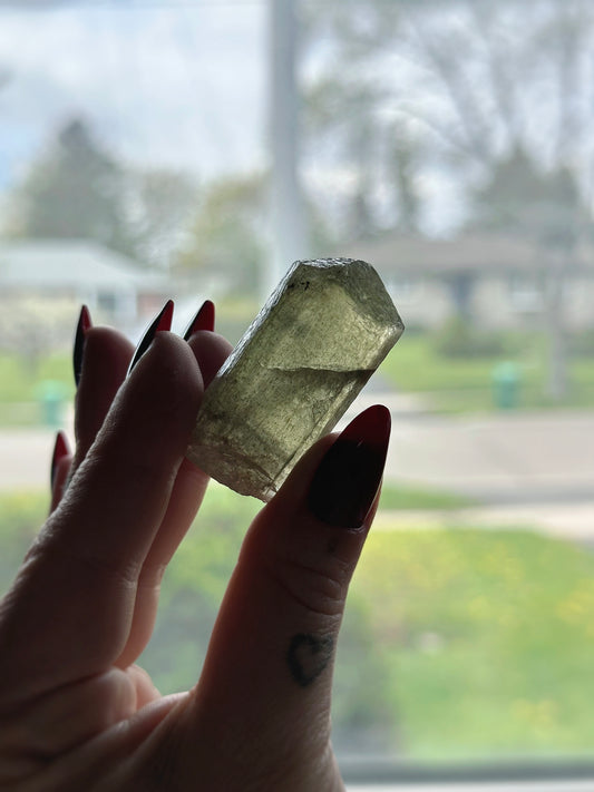 26g. SCAPOLITE