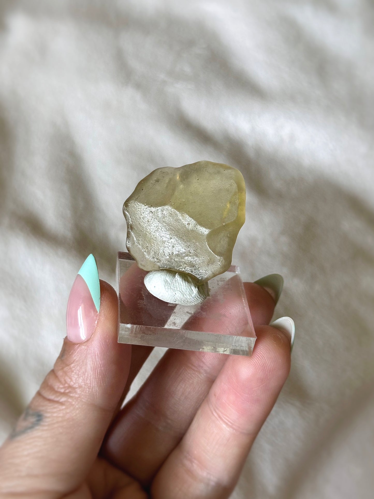 9g. LIBYAN DESERT GLASS