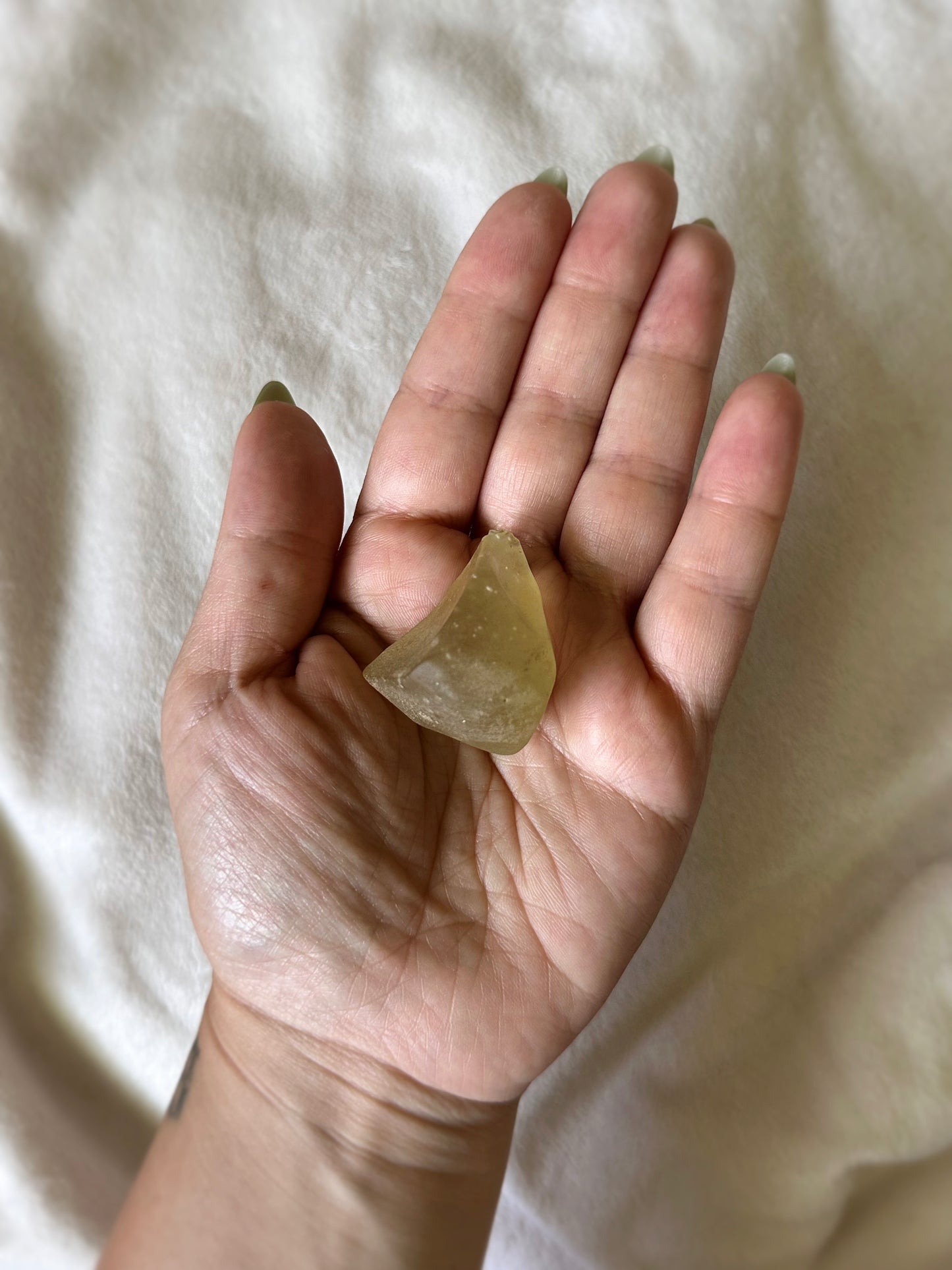 22g. LIBYAN DESERT GLASS