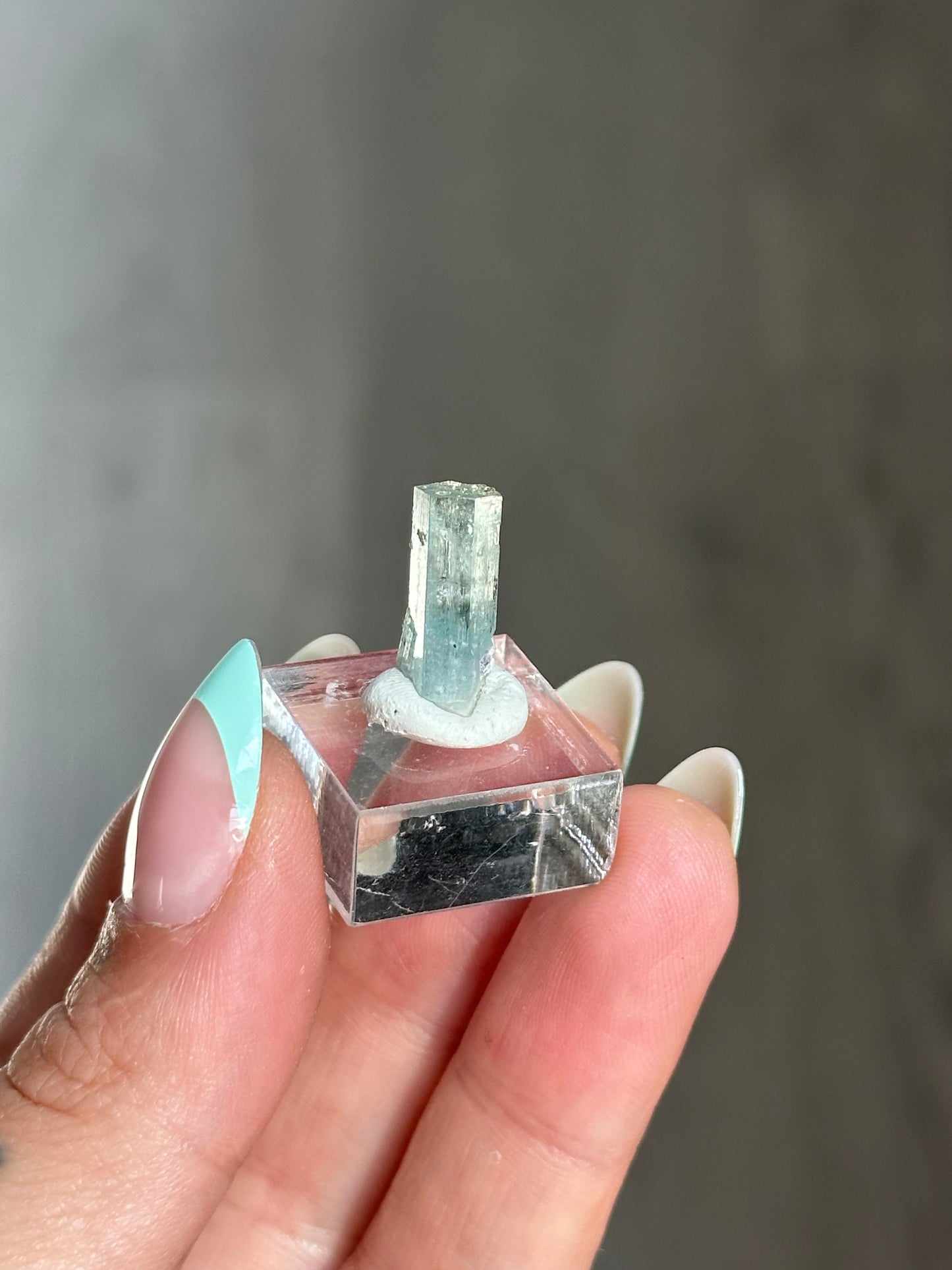 1g. AQUAMARINE W/ MICA & FLUORITE