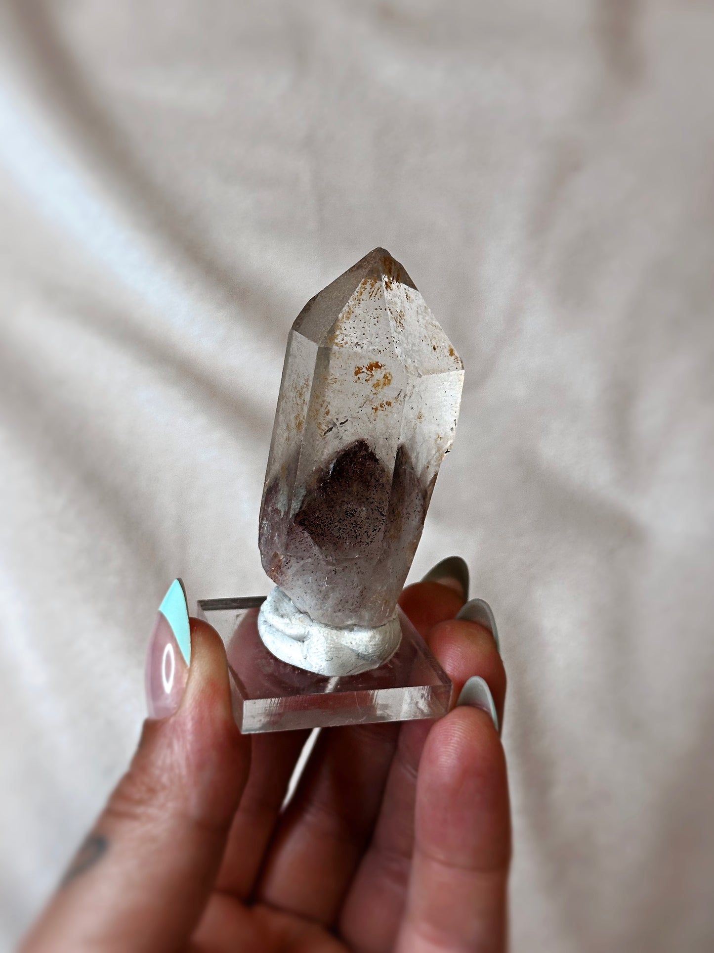 47g. RED PHANTOM QUARTZ